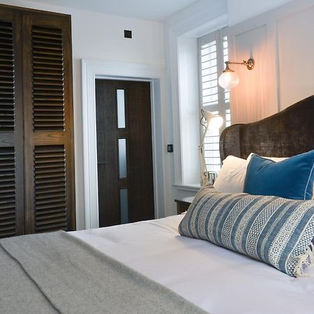 Manor House Lindley Hotel Huddersfield Eksteriør billede