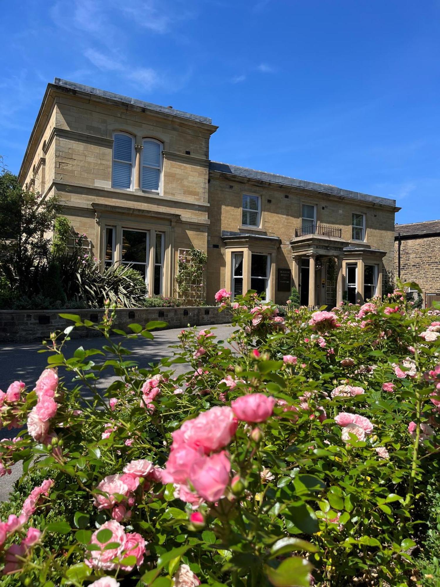 Manor House Lindley Hotel Huddersfield Eksteriør billede
